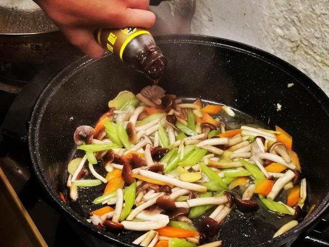 补血养颜饮的食谱_滋补美颜美食